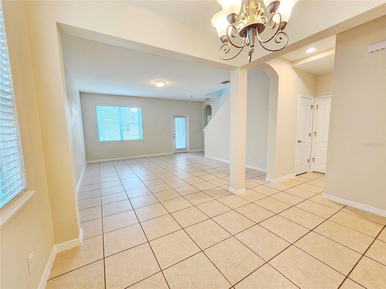 Image 6 of 39 For 12754 Garridan Avenue