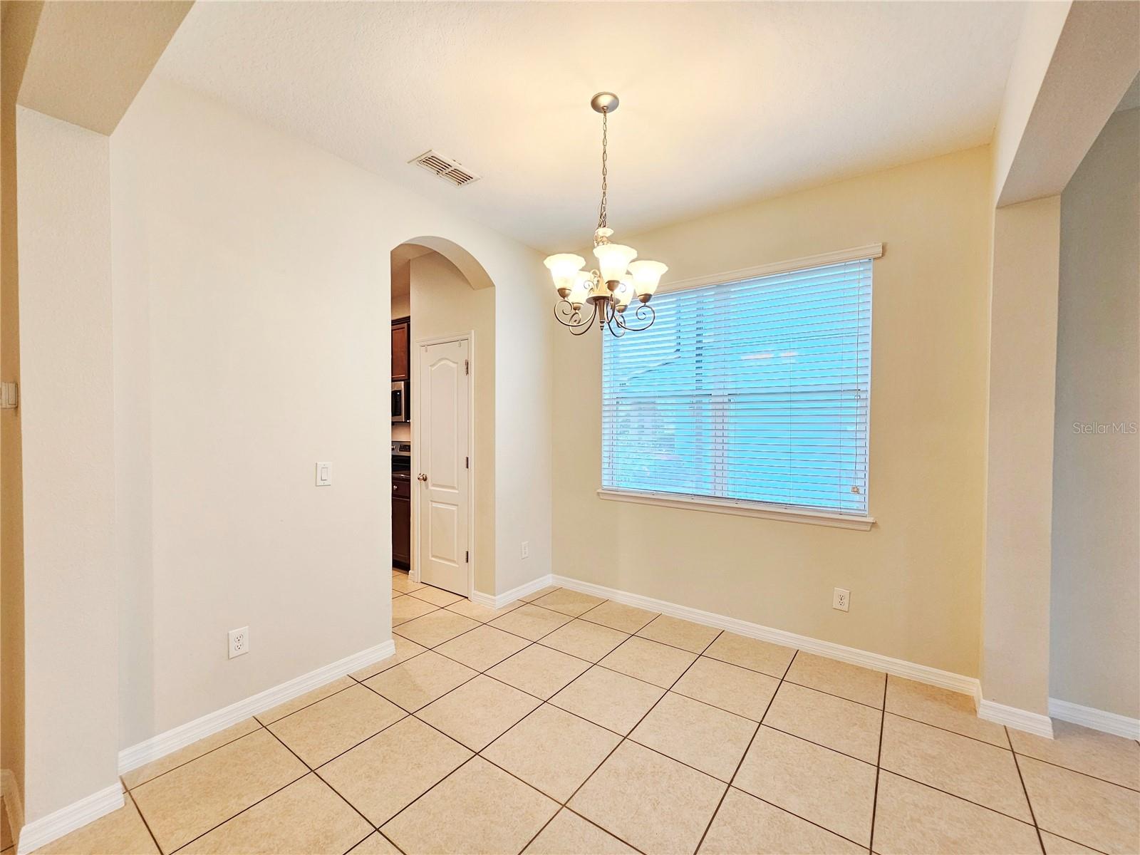 Image 7 of 39 For 12754 Garridan Avenue