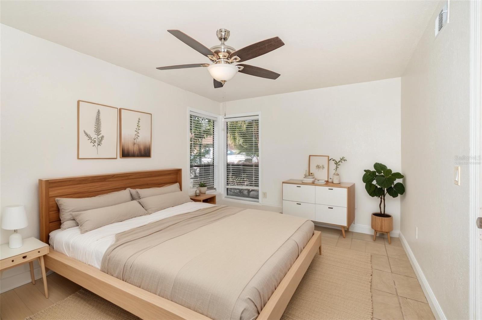 Image 16 of 25 For 607 Saint Johns Ct  607