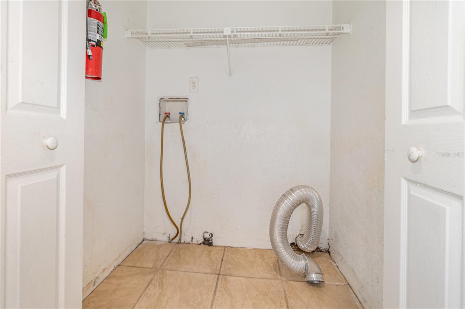 Image 20 of 25 For 607 Saint Johns Ct  607