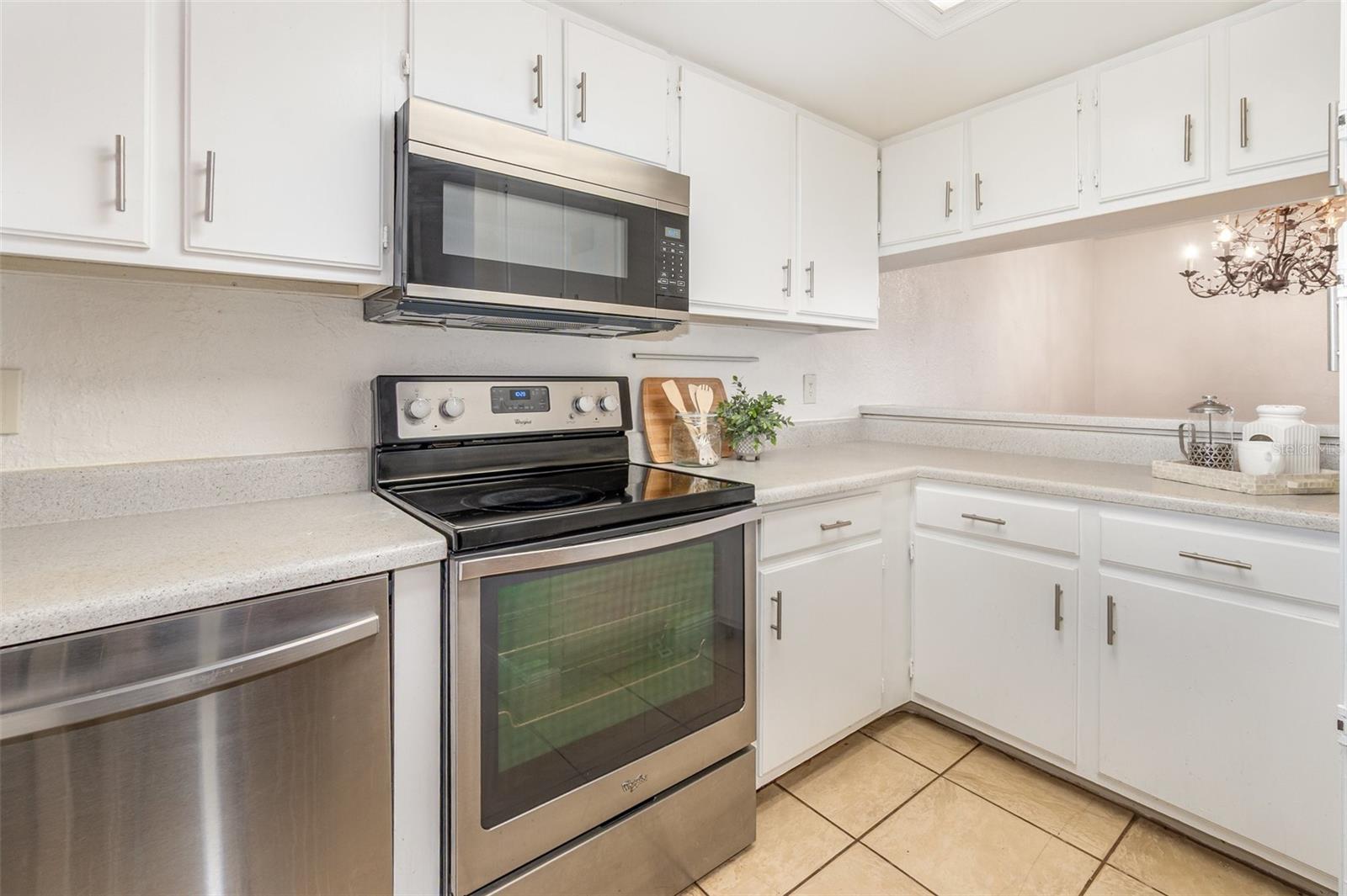 Image 5 of 25 For 607 Saint Johns Ct  607