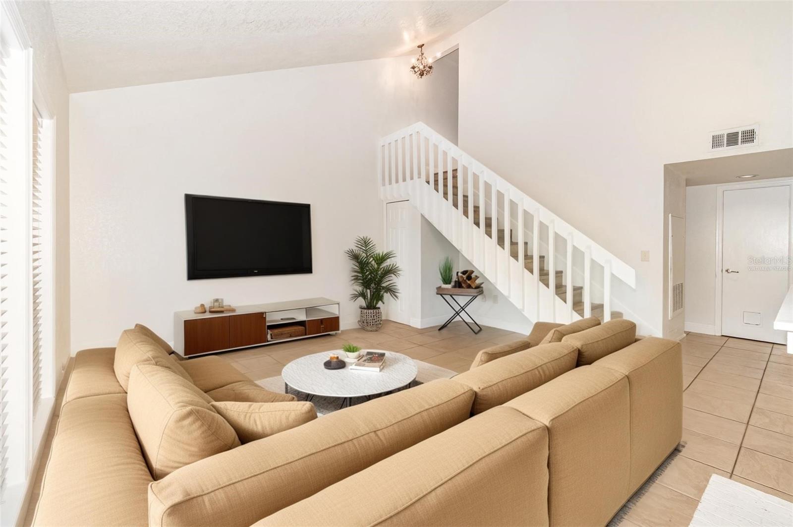 Image 7 of 25 For 607 Saint Johns Ct  607
