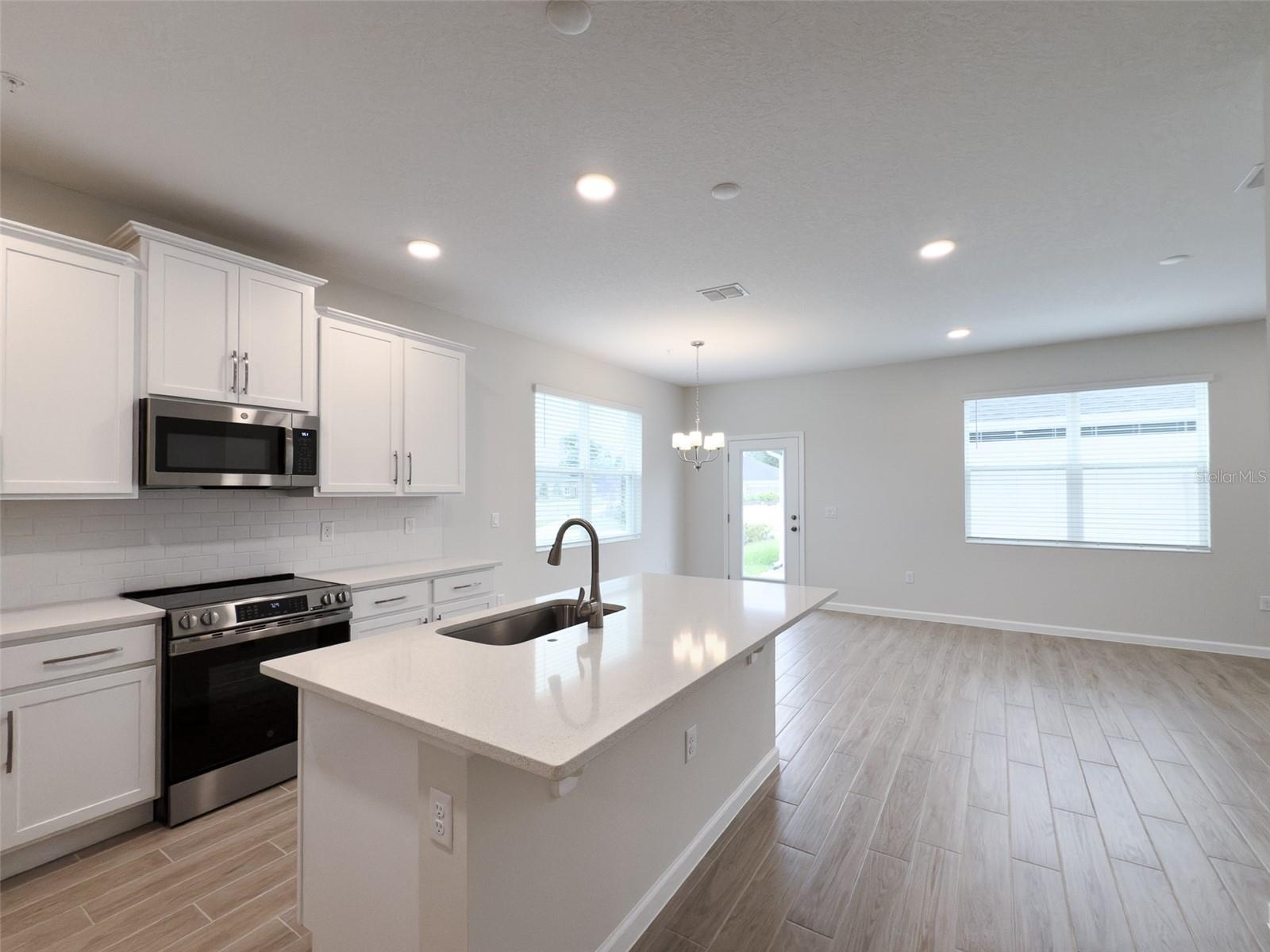 Image 12 of 69 For 551 Pothos Street