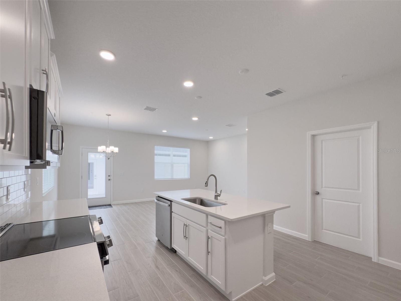 Image 13 of 69 For 551 Pothos Street