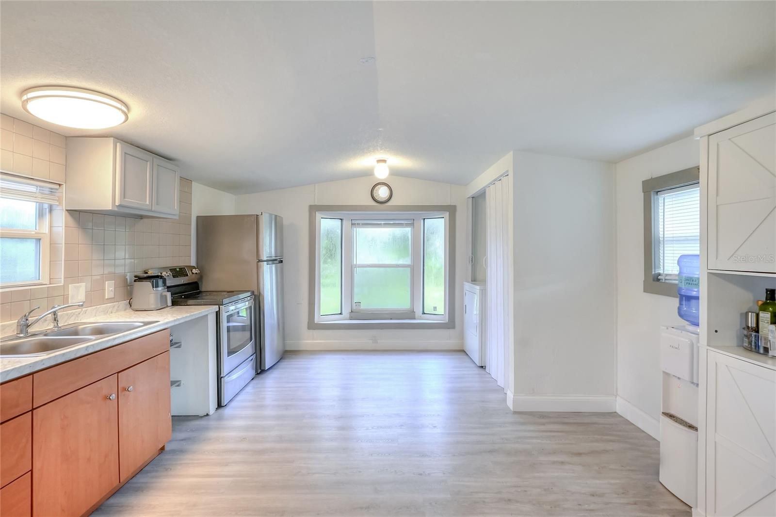 Image 6 of 43 For 12552 Farmettes Road