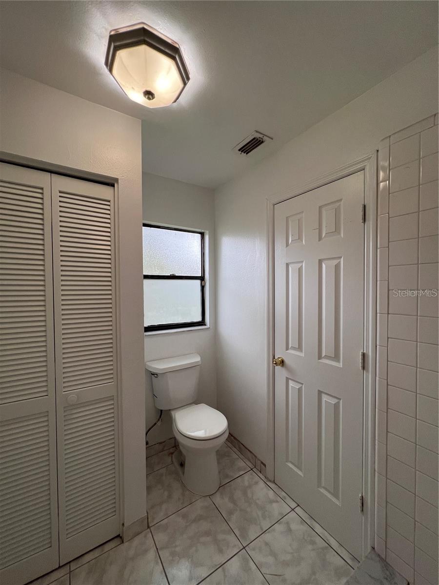 Image 13 of 21 For 1220 Easton Street