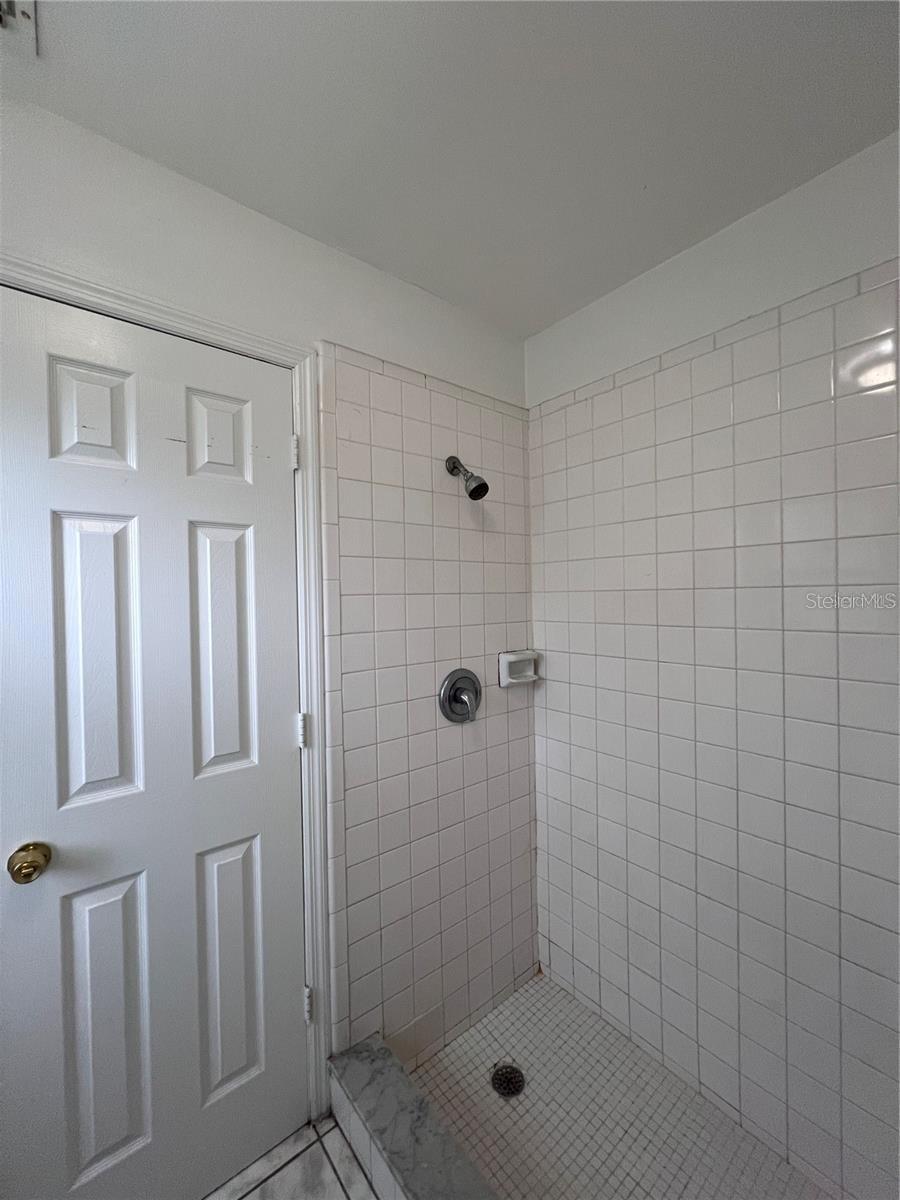 Image 17 of 21 For 1220 Easton Street