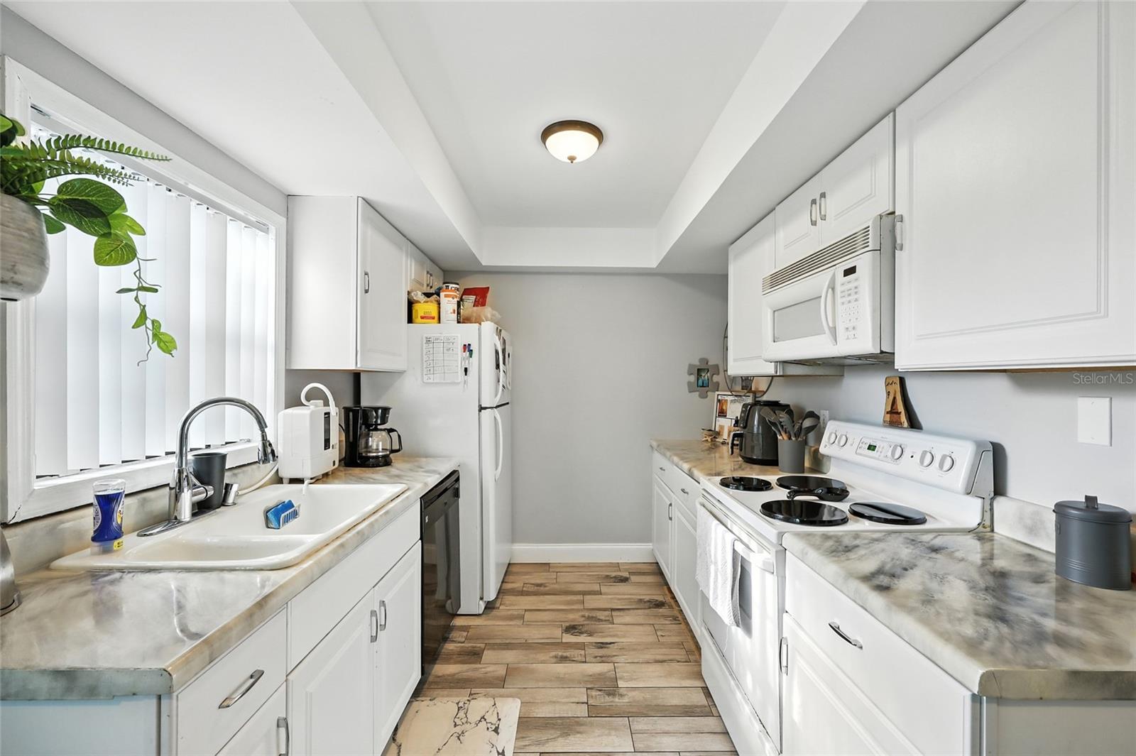 Image 11 of 31 For 7457 Belle River Court 12