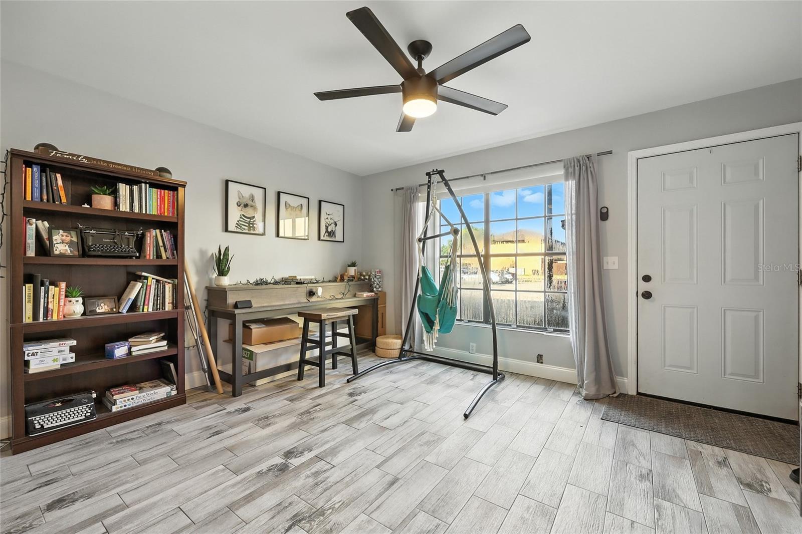 Image 4 of 31 For 7457 Belle River Court 12