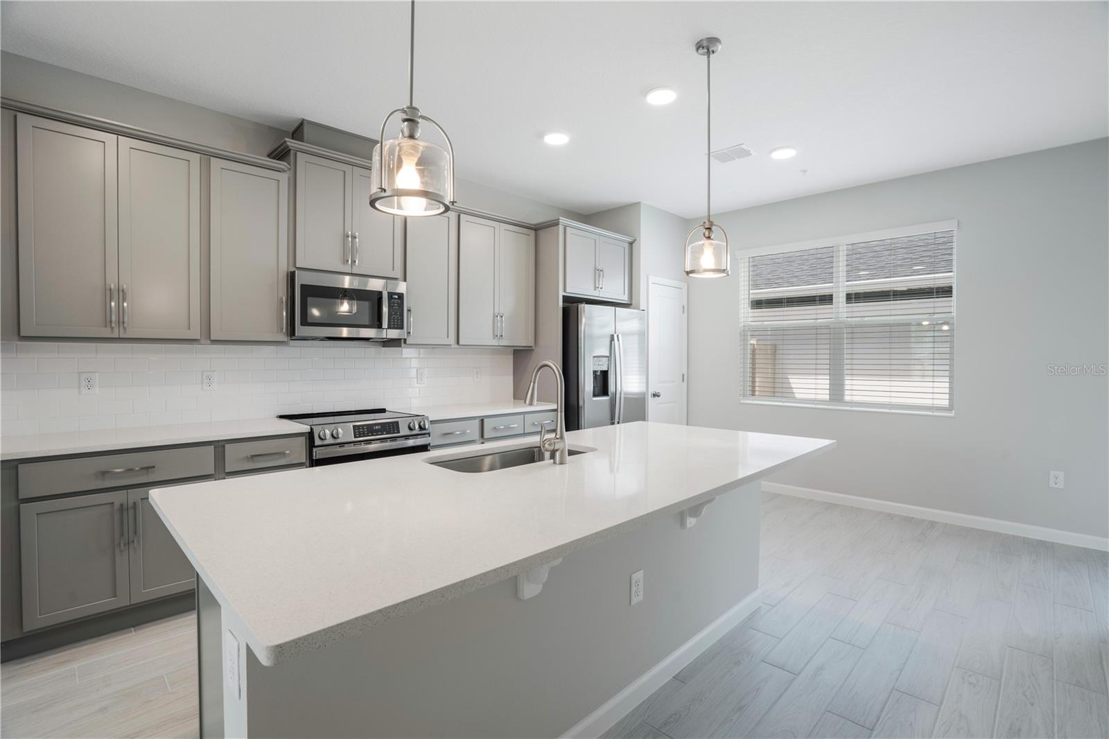 Image 4 of 27 For 628 Pothos Street