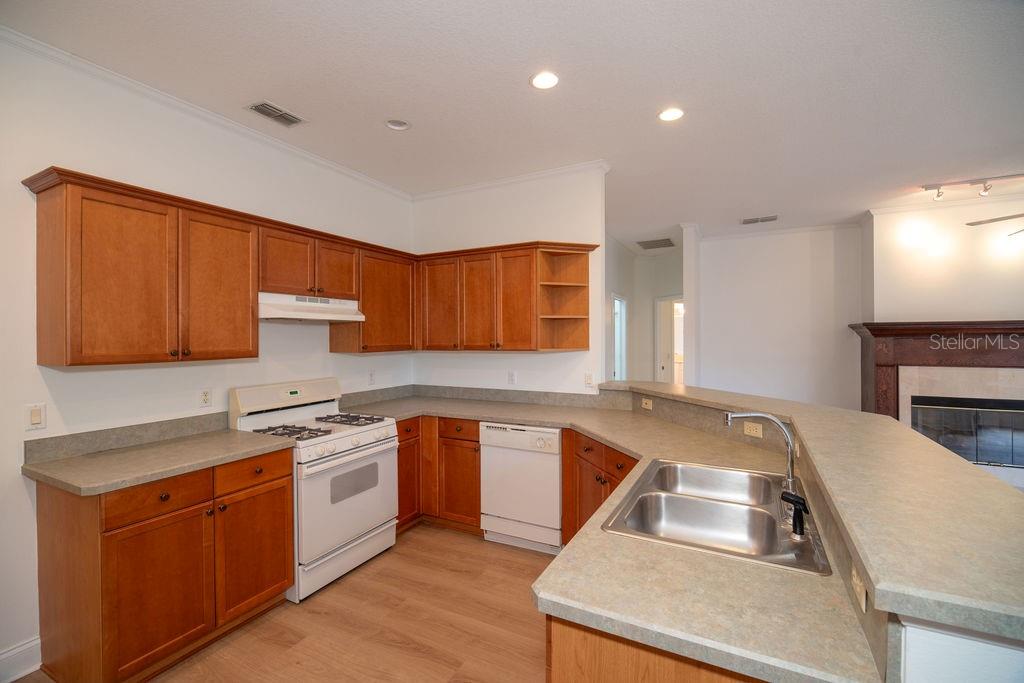 Image 19 of 42 For 2634 Ultra Vista Drive