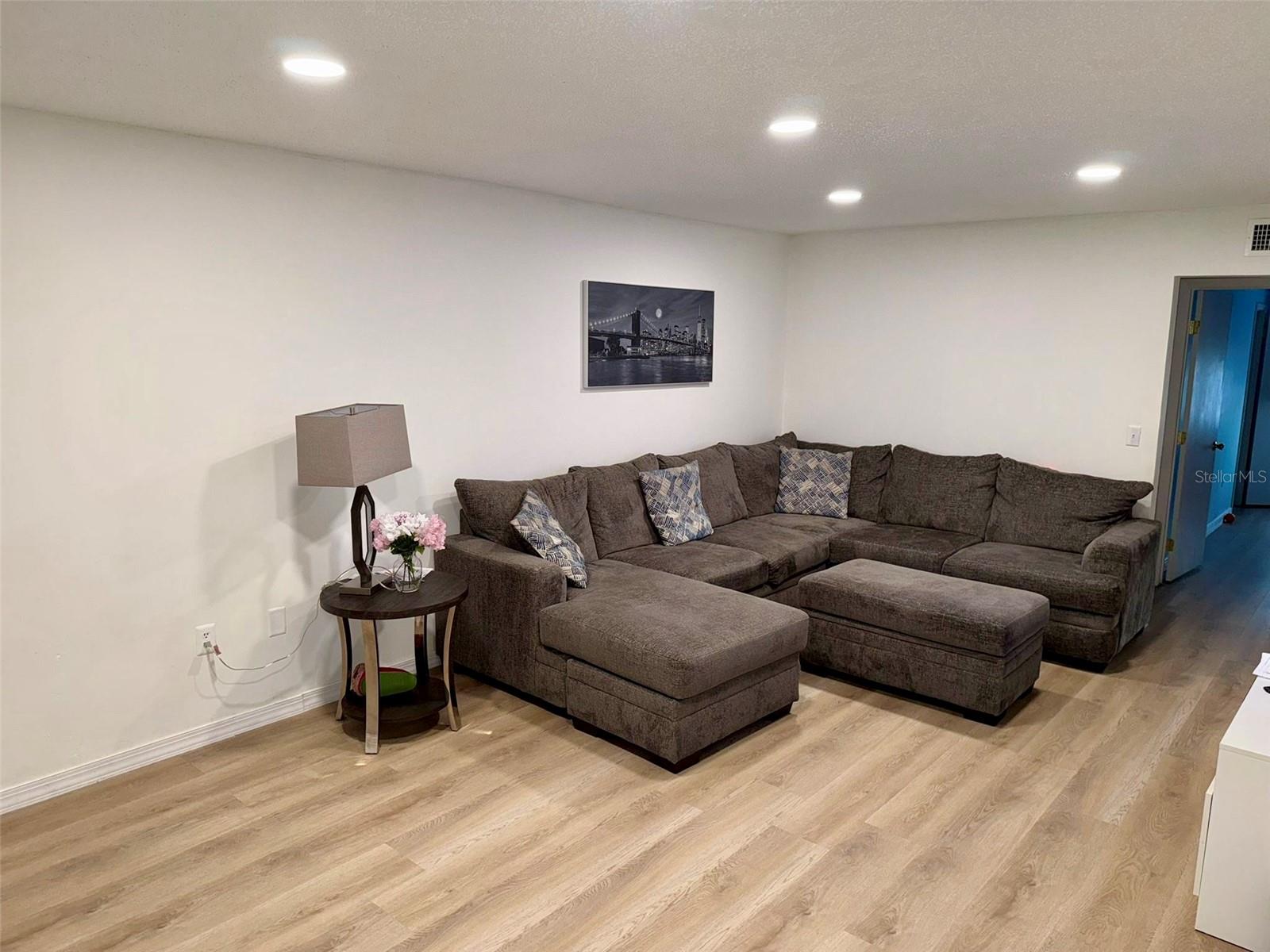 Image 3 of 9 For 4415 Semoran Boulevard 2
