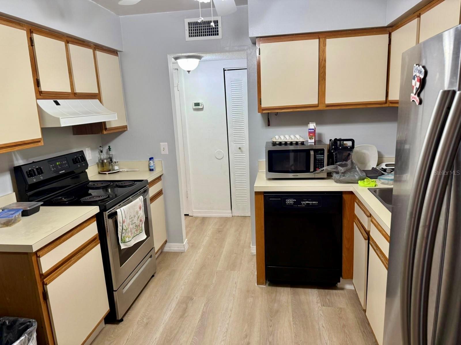 Image 6 of 9 For 4415 Semoran Boulevard 2