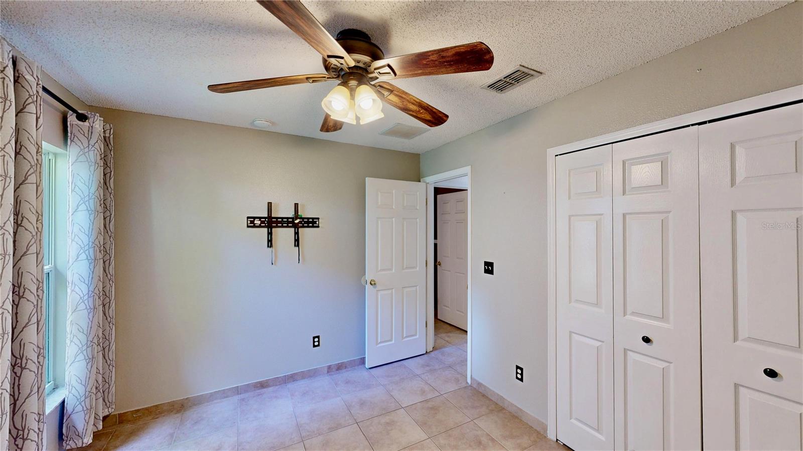 Image 32 of 48 For 1307 Rain Forest Lane