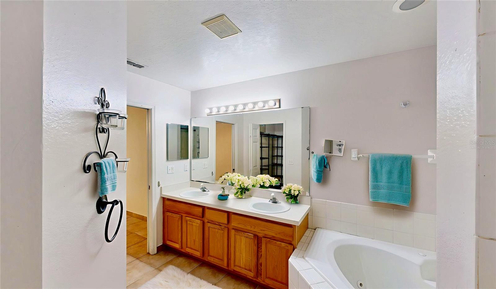 Image 8 of 48 For 1307 Rain Forest Lane