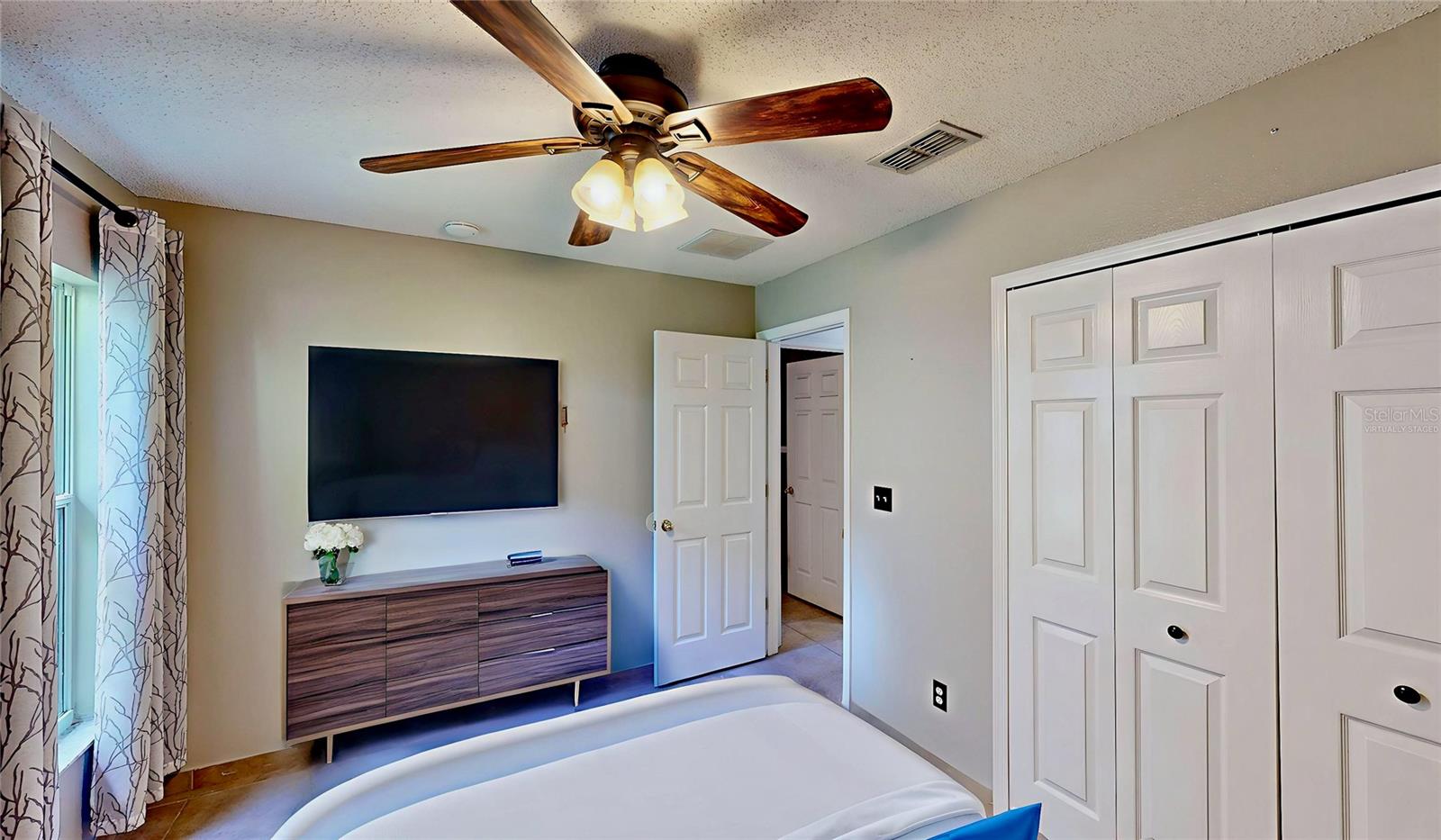 Image 9 of 48 For 1307 Rain Forest Lane