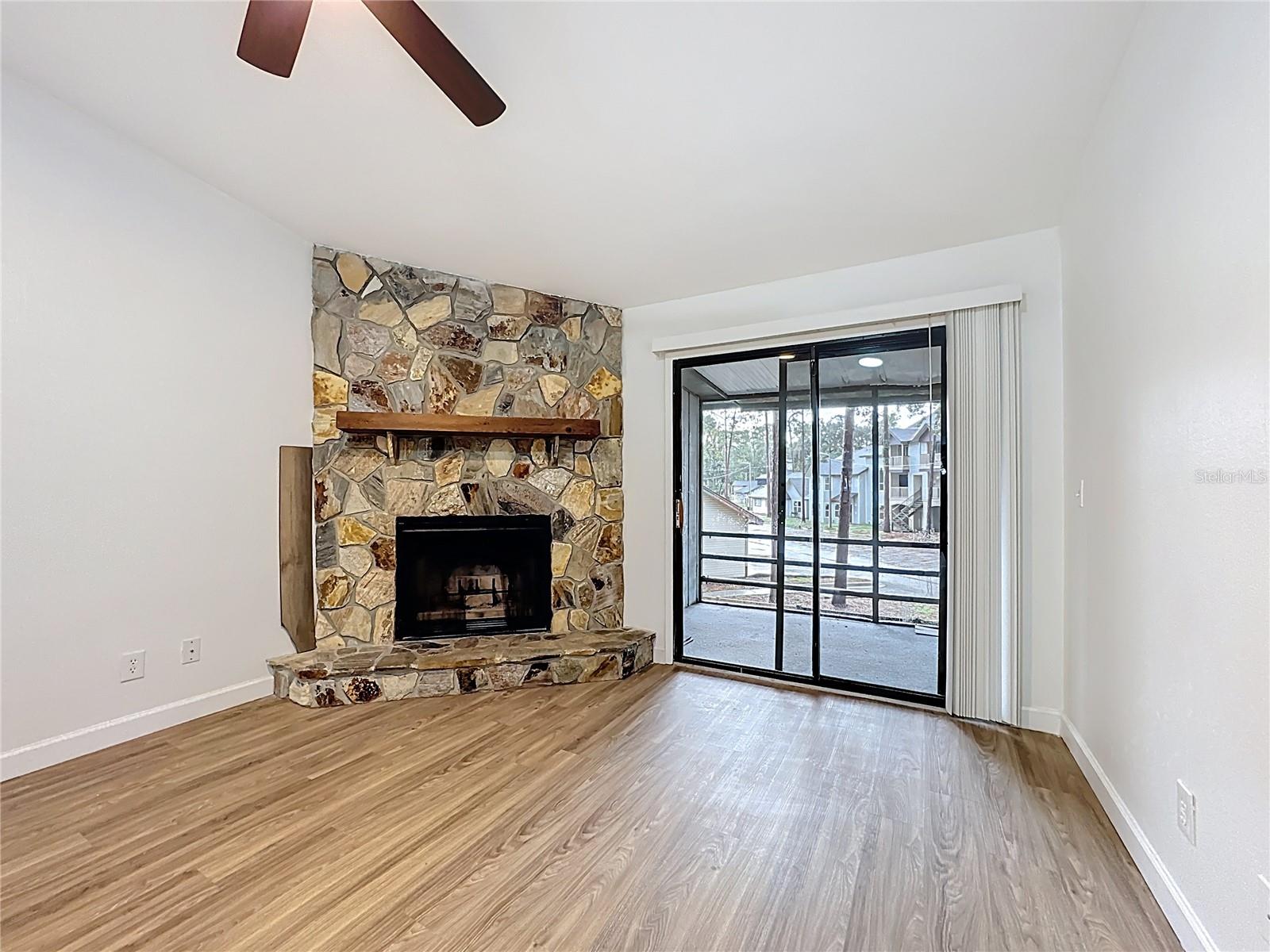 Image 11 of 24 For 1736 Foxhall Circle 604