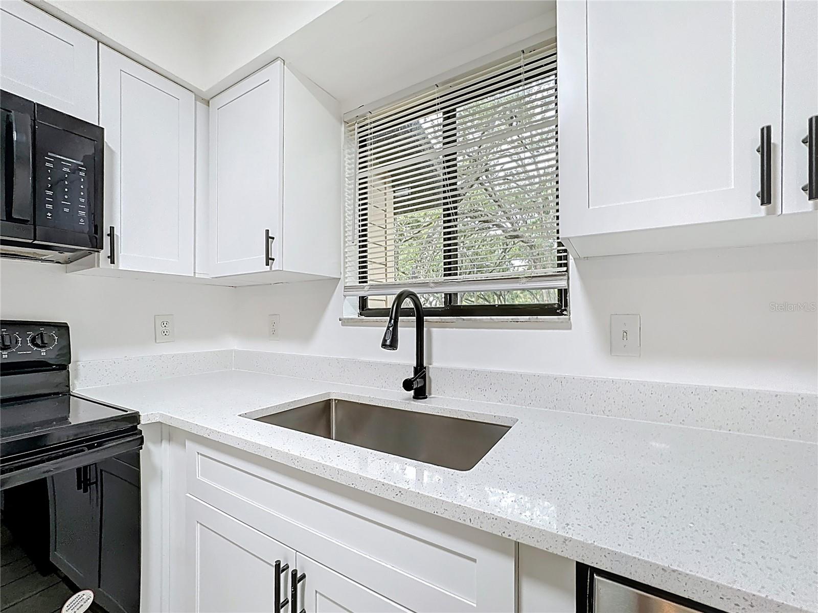 Image 3 of 24 For 1736 Foxhall Circle 604
