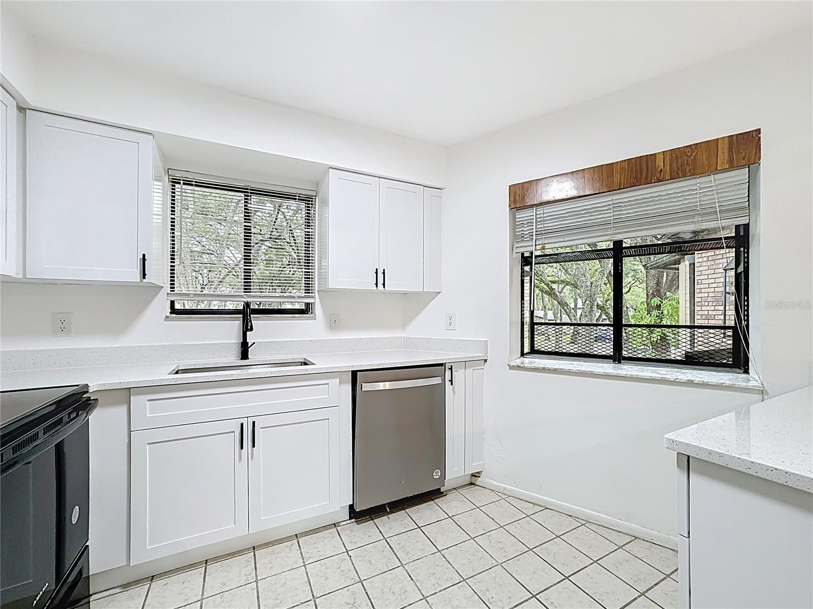 Image 4 of 24 For 1736 Foxhall Circle 604