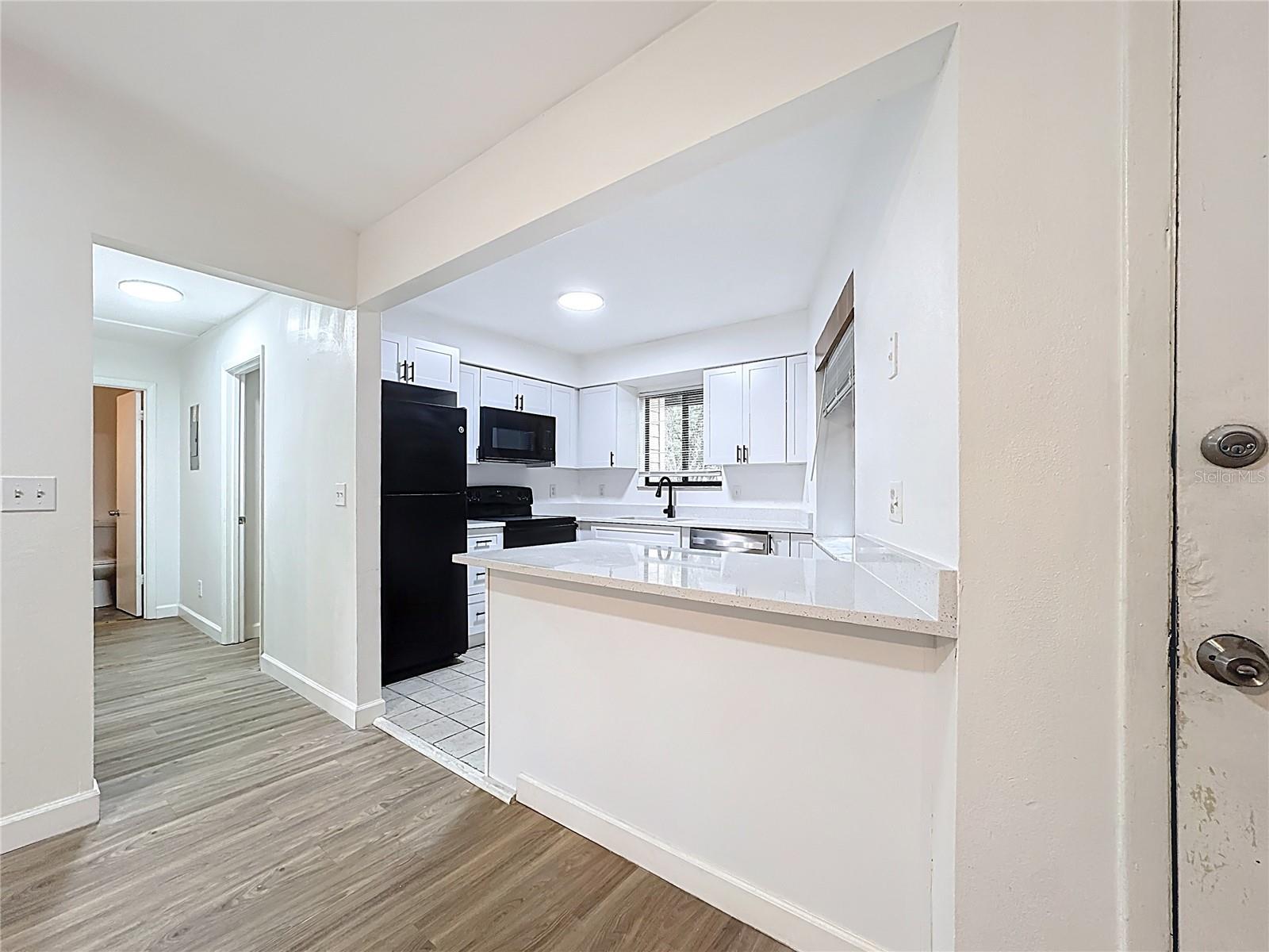 Image 6 of 24 For 1736 Foxhall Circle 604