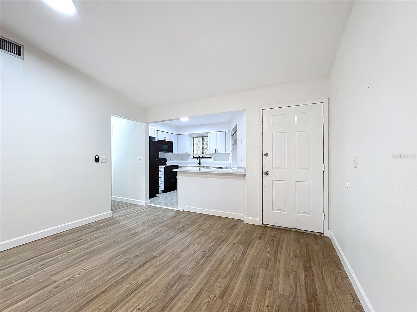 Image 7 of 24 For 1736 Foxhall Circle 604