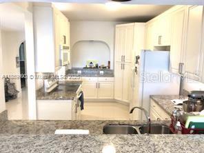 Image 11 of 45 For 10700 Nw 66th Street 306