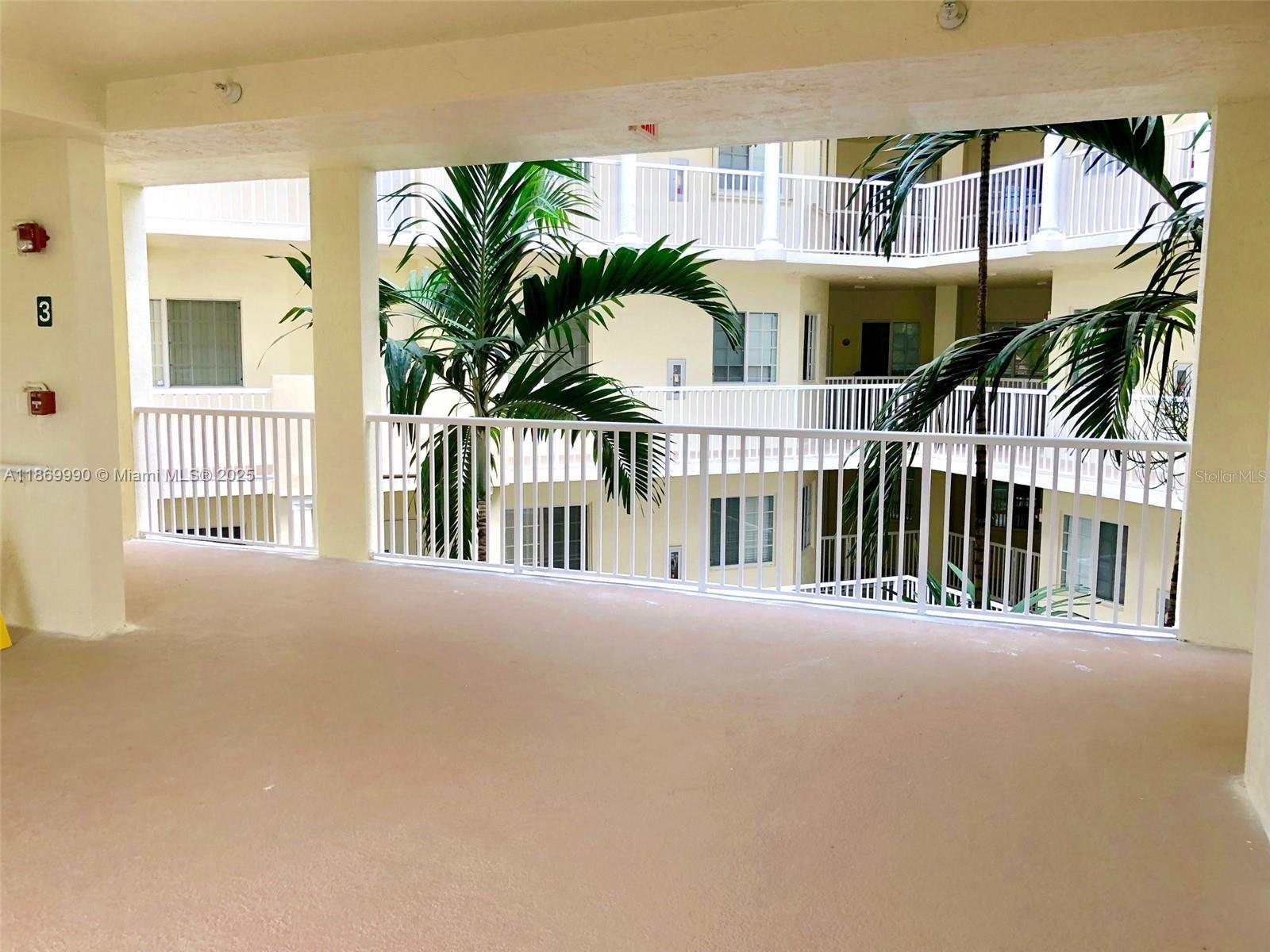 Image 3 of 45 For 10700 Nw 66th Street 306