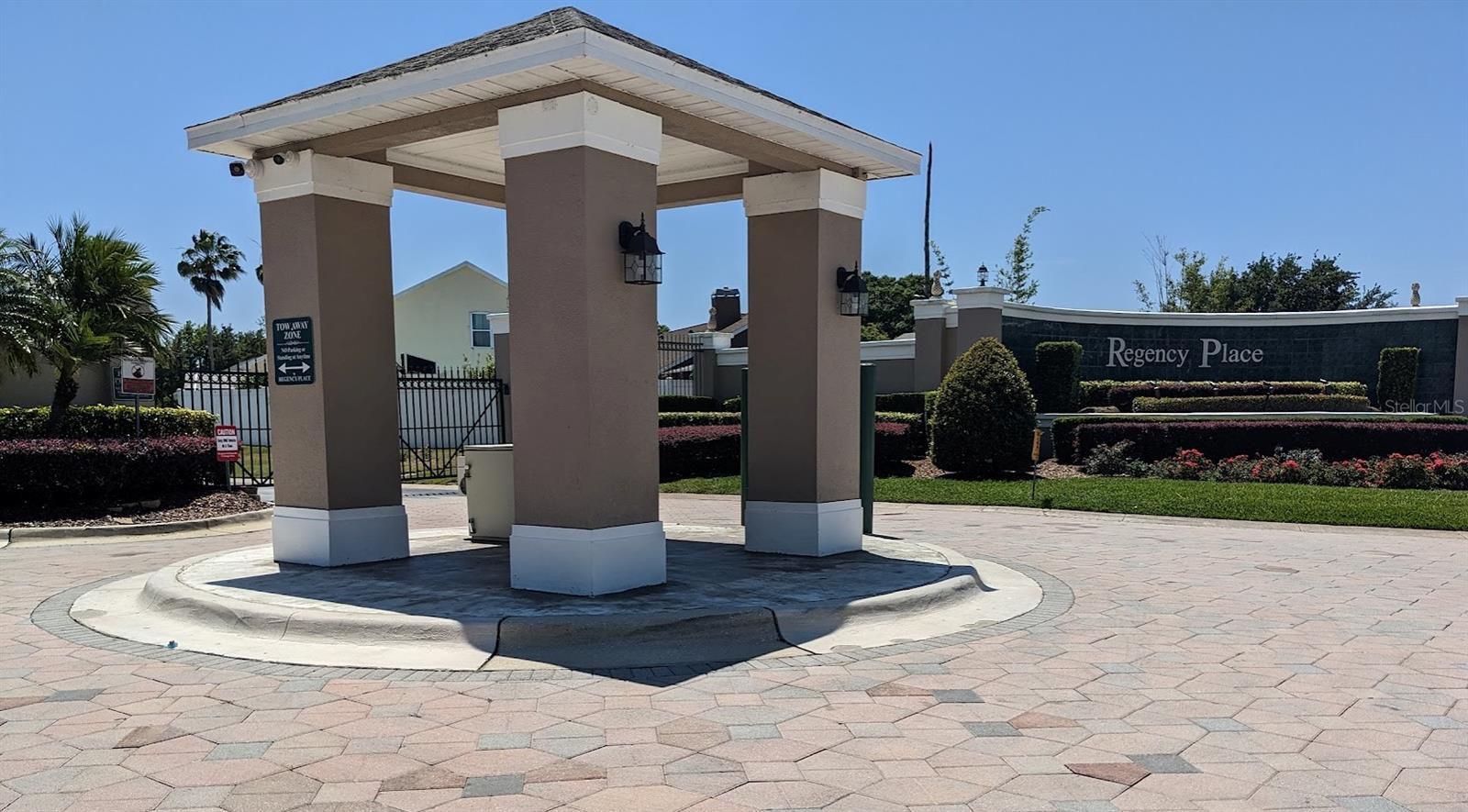 Image 2 of 21 For 246 Queen Mary Drive