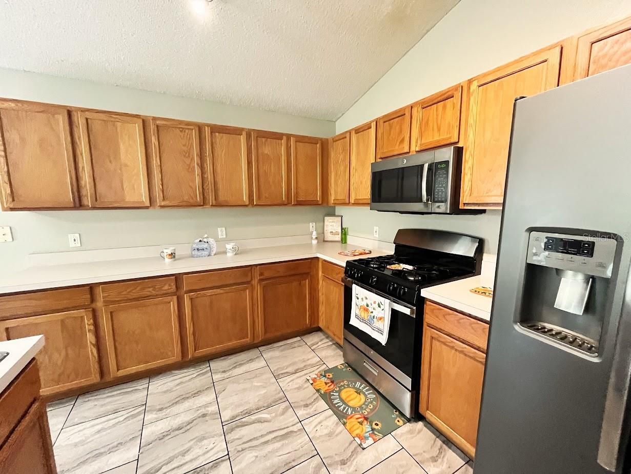 Image 6 of 21 For 246 Queen Mary Drive