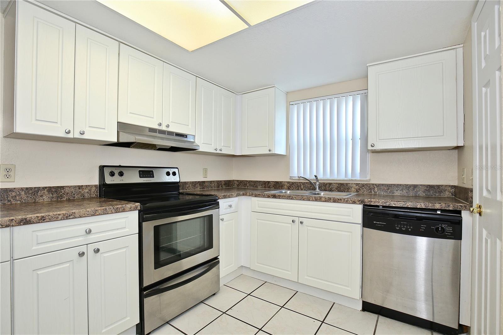 Image 13 of 20 For 9942 Turf Way 8