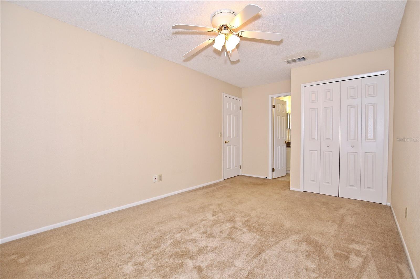 Image 18 of 20 For 9942 Turf Way 8