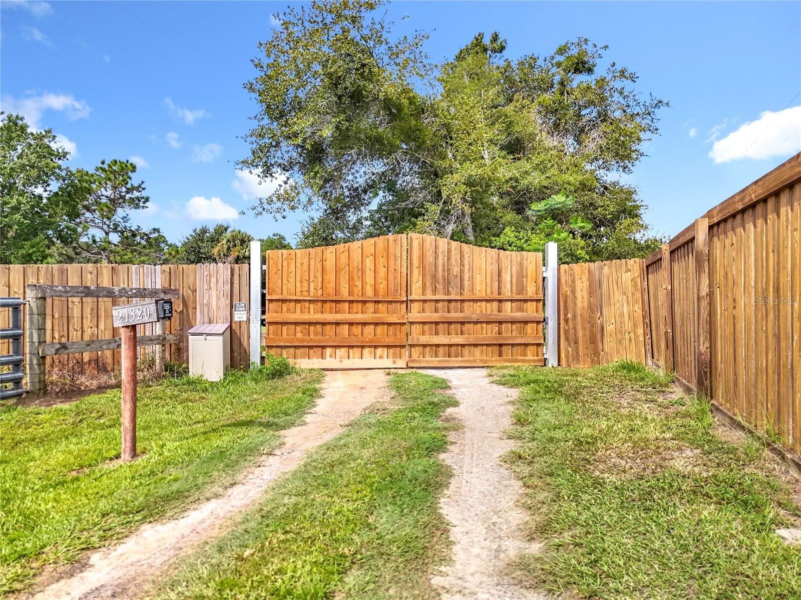 Image 10 of 100 For 21320 Paradise Way