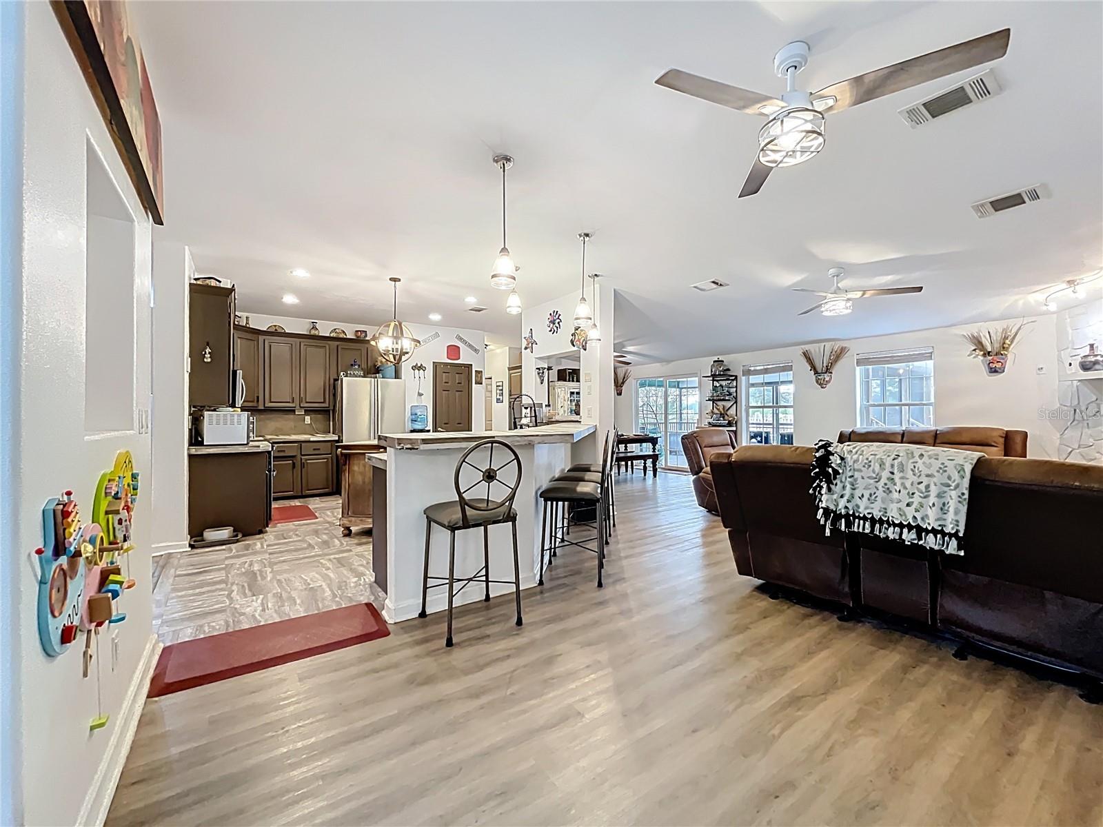 Image 16 of 100 For 21320 Paradise Way