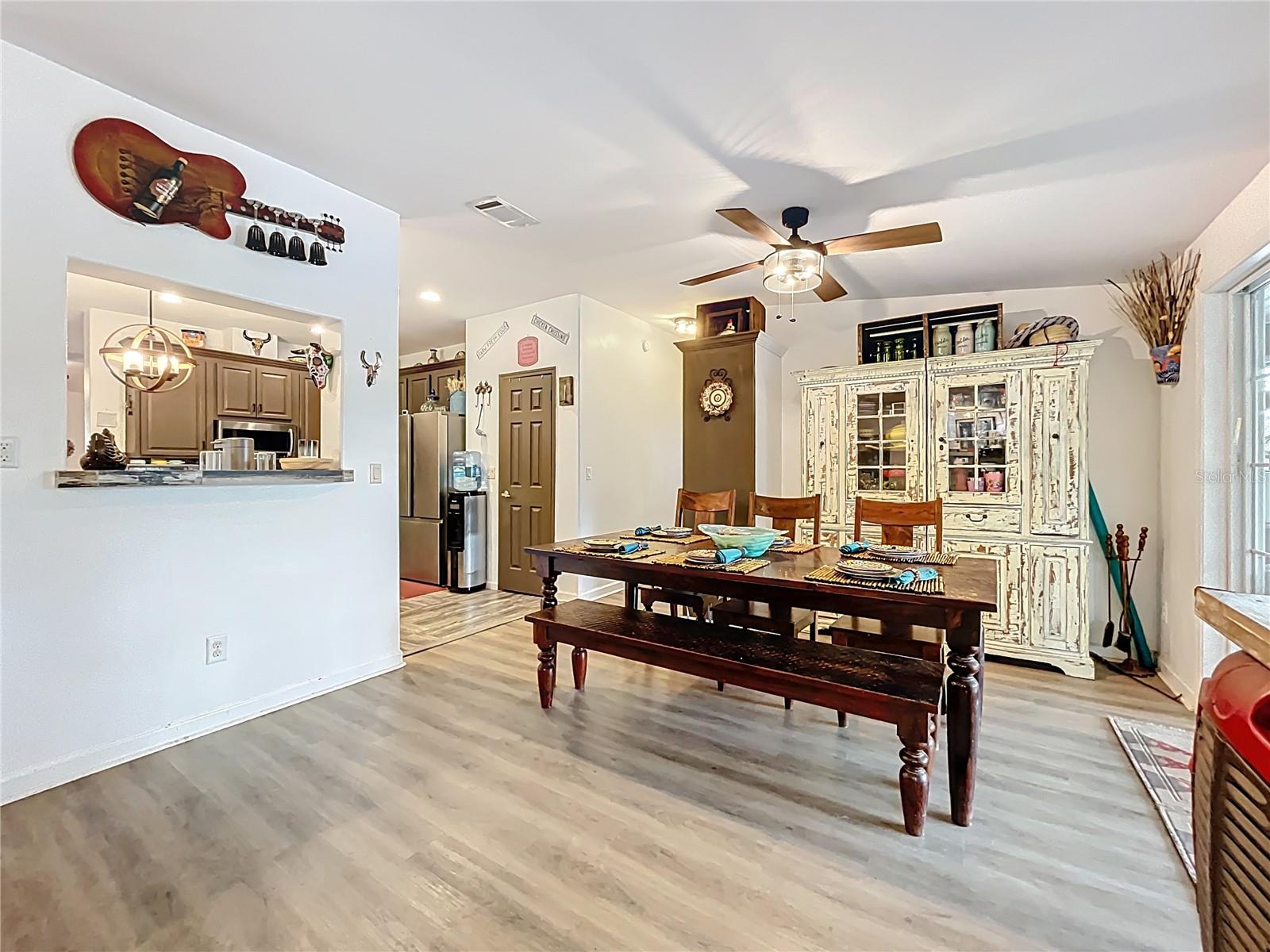 Image 24 of 100 For 21320 Paradise Way