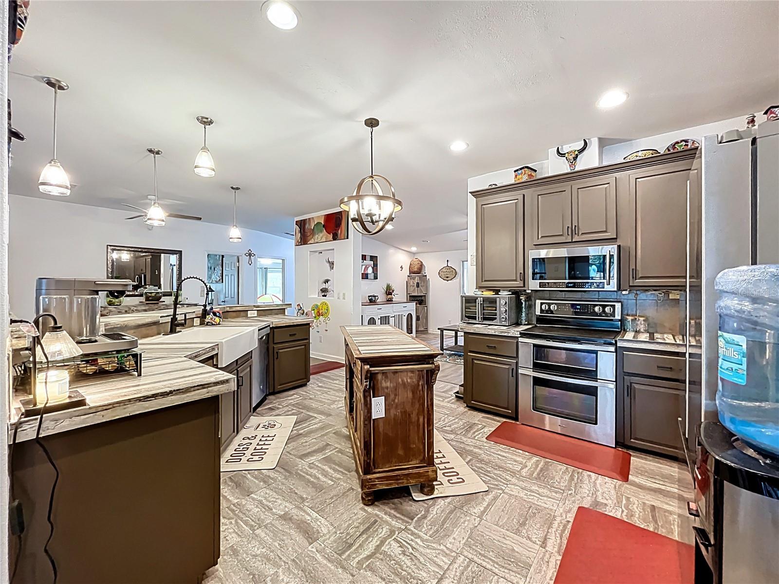 Image 28 of 100 For 21320 Paradise Way