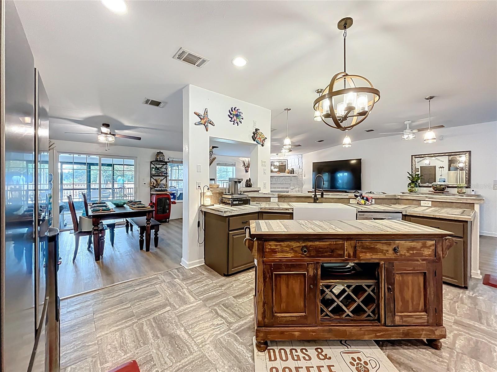 Image 29 of 100 For 21320 Paradise Way
