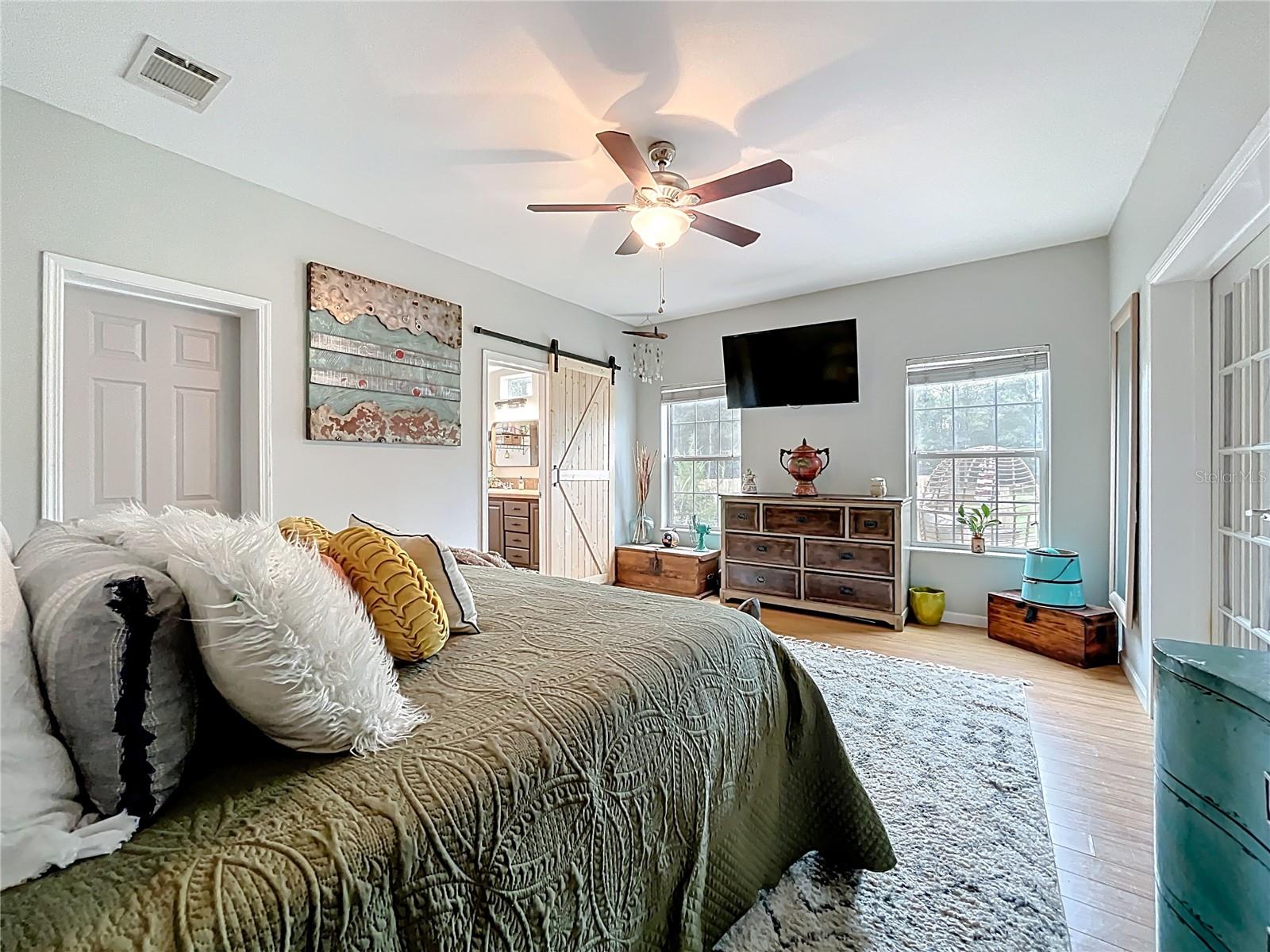 Image 44 of 100 For 21320 Paradise Way