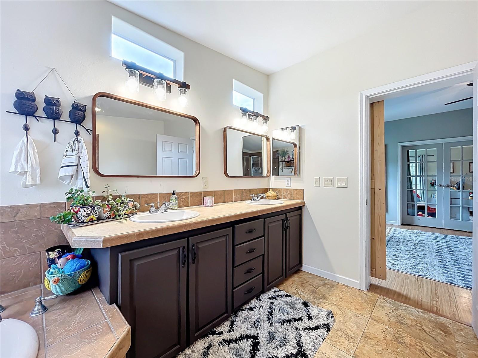 Image 49 of 100 For 21320 Paradise Way