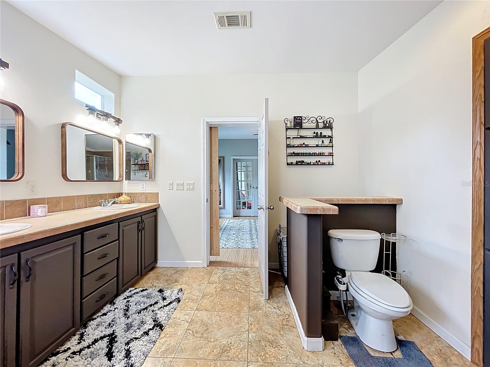 Image 51 of 100 For 21320 Paradise Way