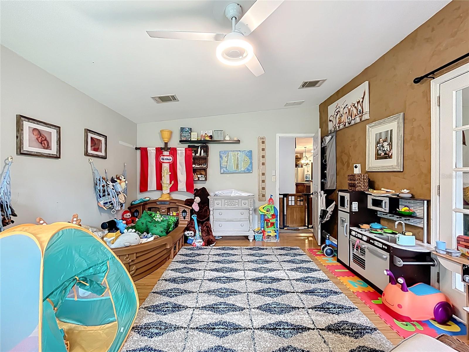 Image 54 of 100 For 21320 Paradise Way