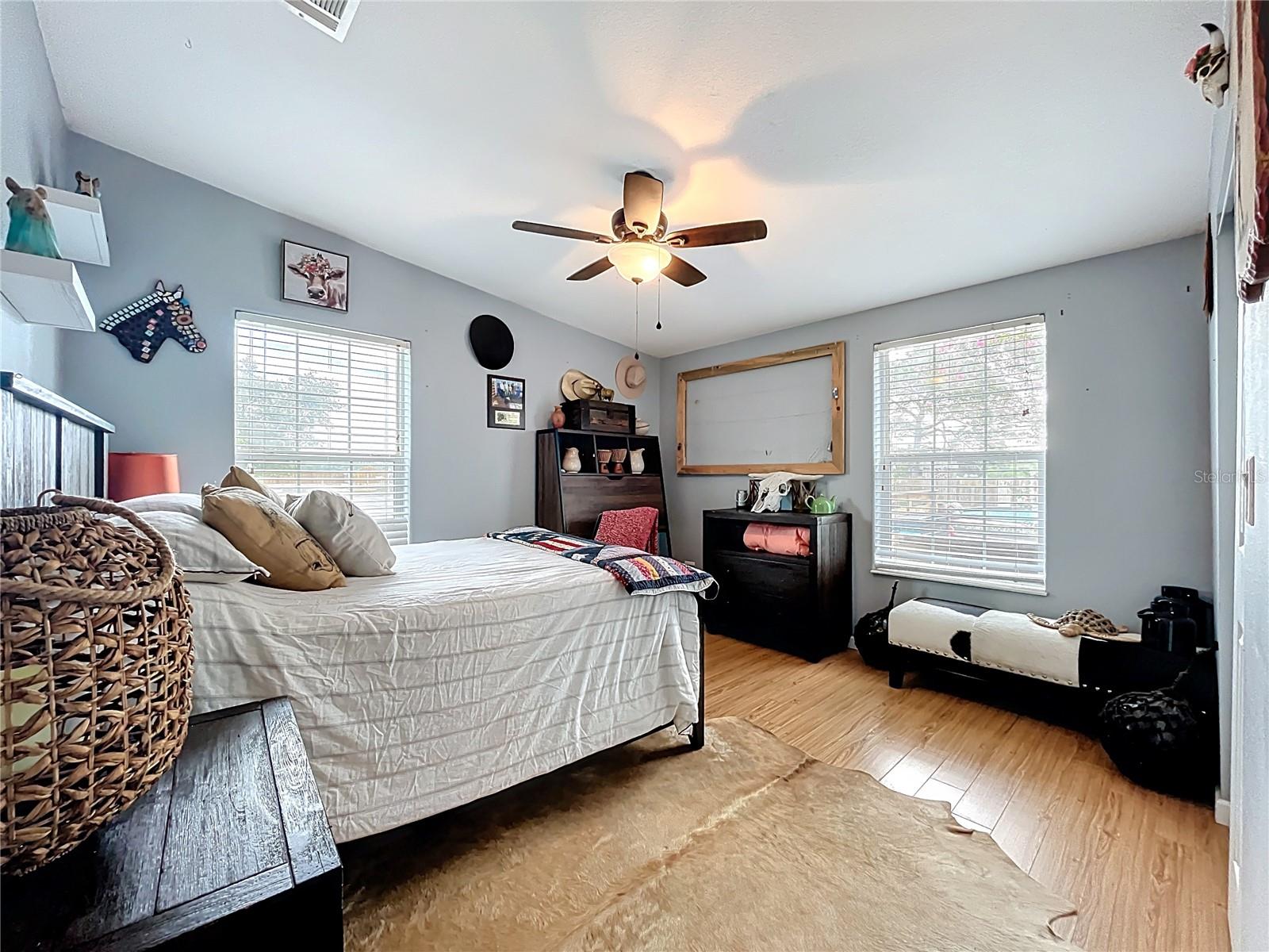 Image 55 of 100 For 21320 Paradise Way