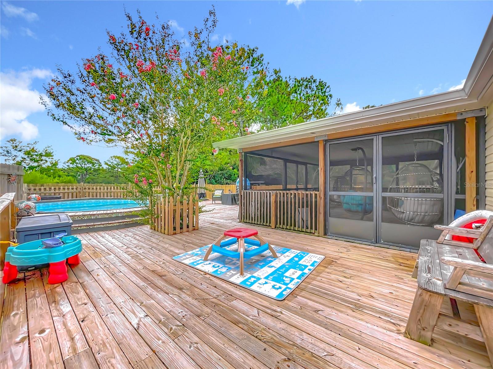 Image 68 of 100 For 21320 Paradise Way