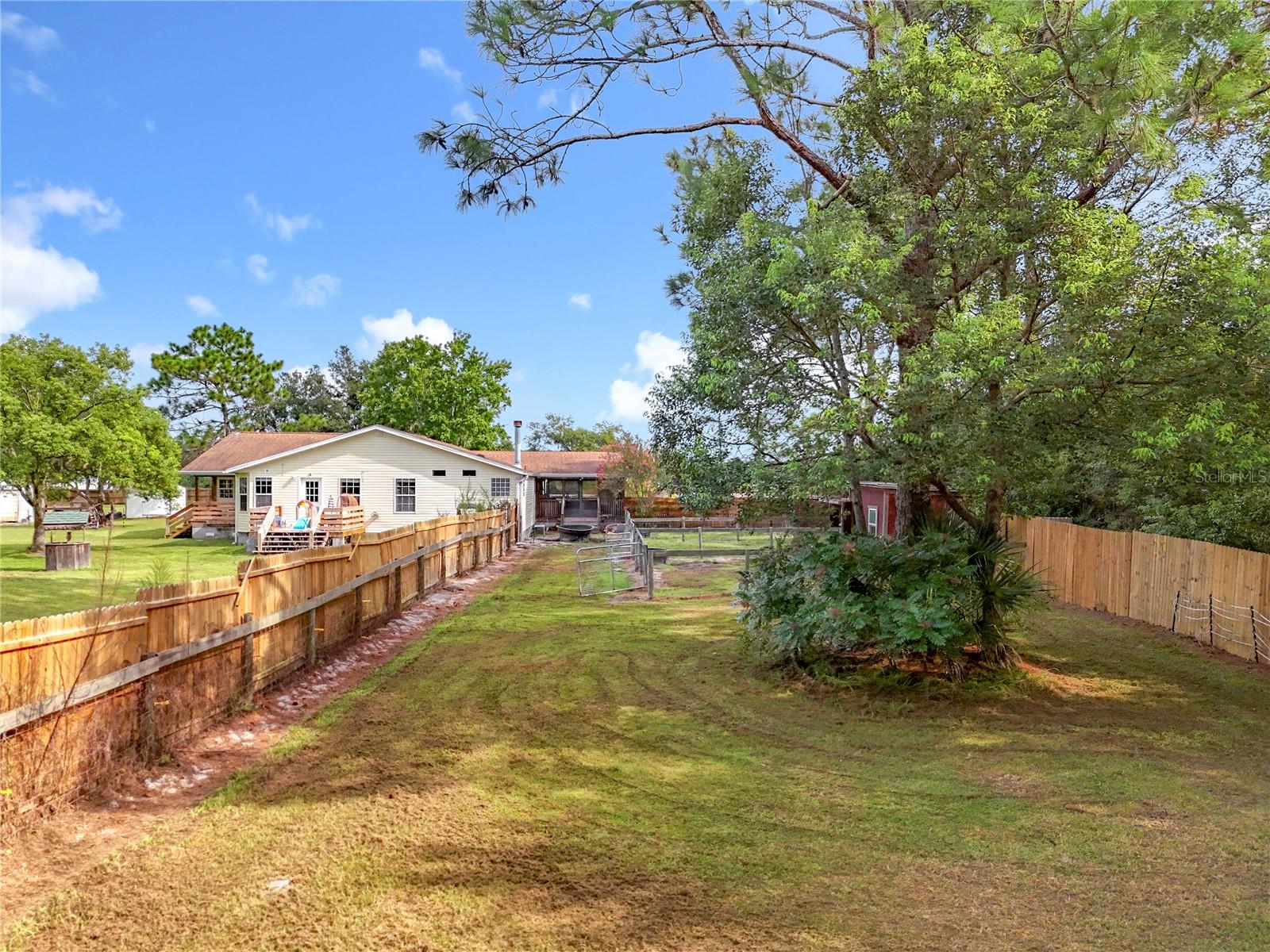Image 86 of 100 For 21320 Paradise Way
