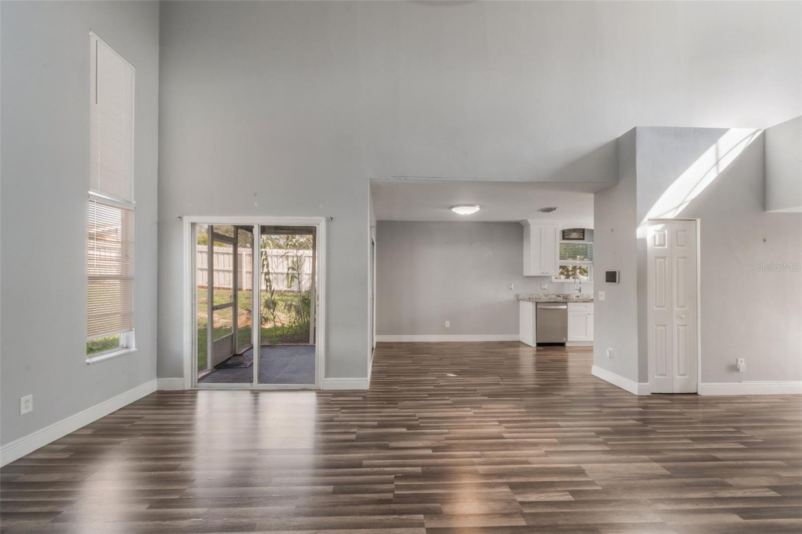 Image 8 of 33 For 1424 Franconia Avenue