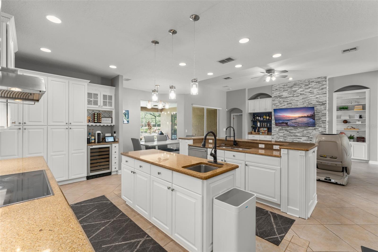 Image 16 of 66 For 9436 Walnut Crest Drive