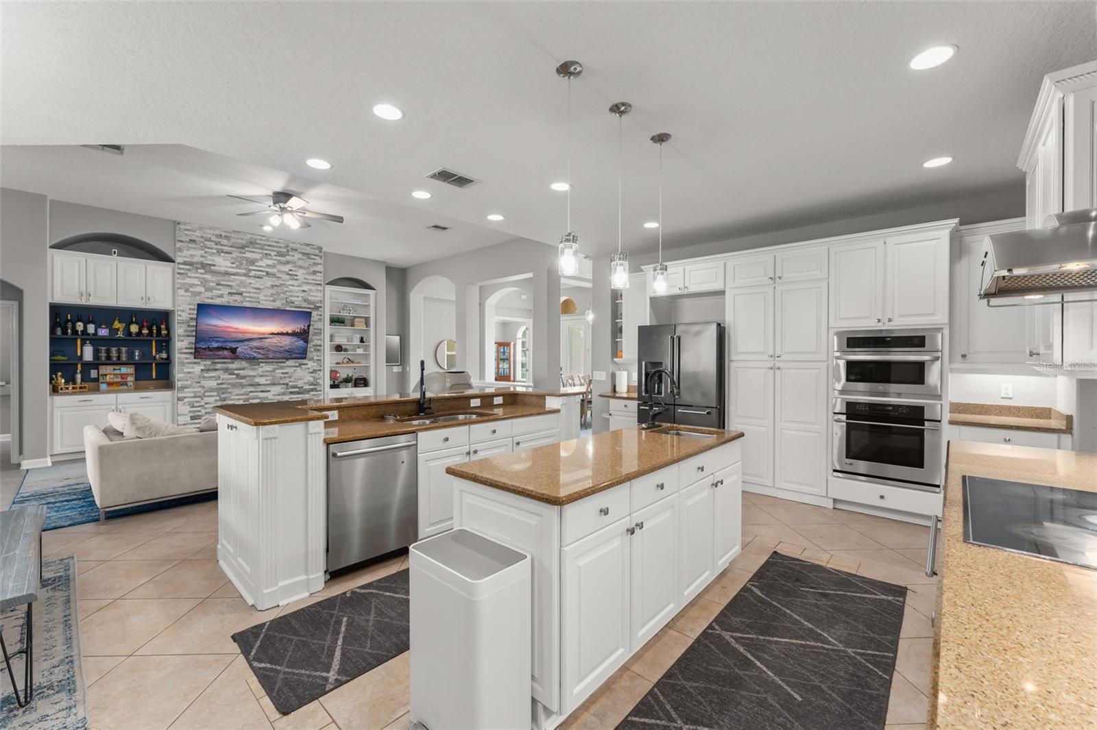 Image 18 of 66 For 9436 Walnut Crest Drive