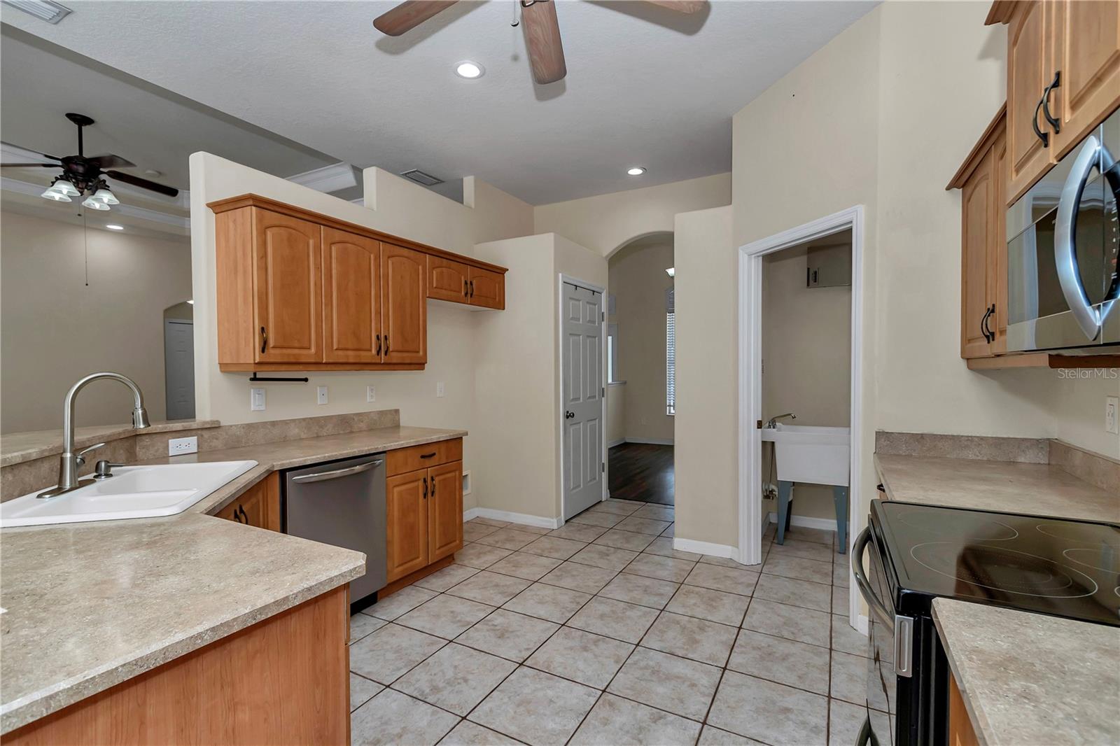 Image 11 of 47 For 57 Chrysanthemum Drive