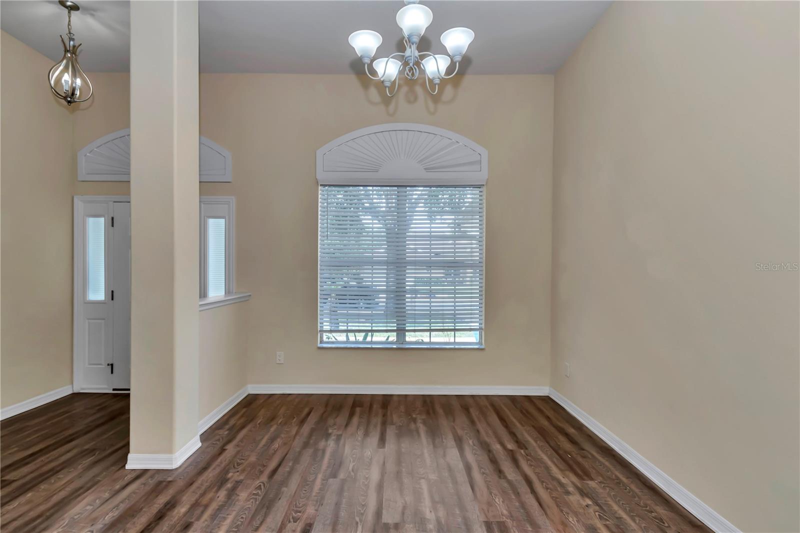 Image 7 of 47 For 57 Chrysanthemum Drive