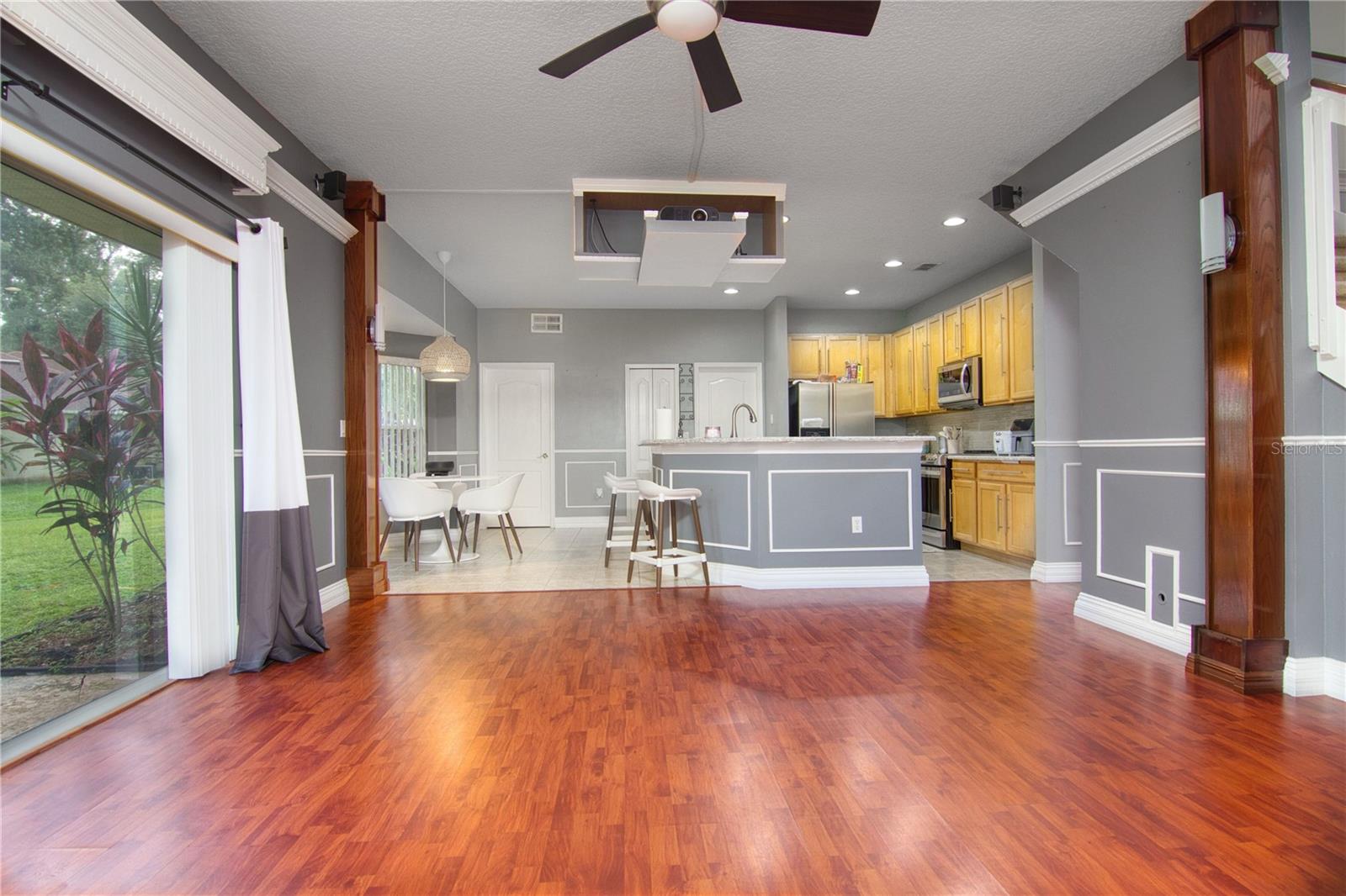 Image 10 of 30 For 2229 Grand Poplar Street