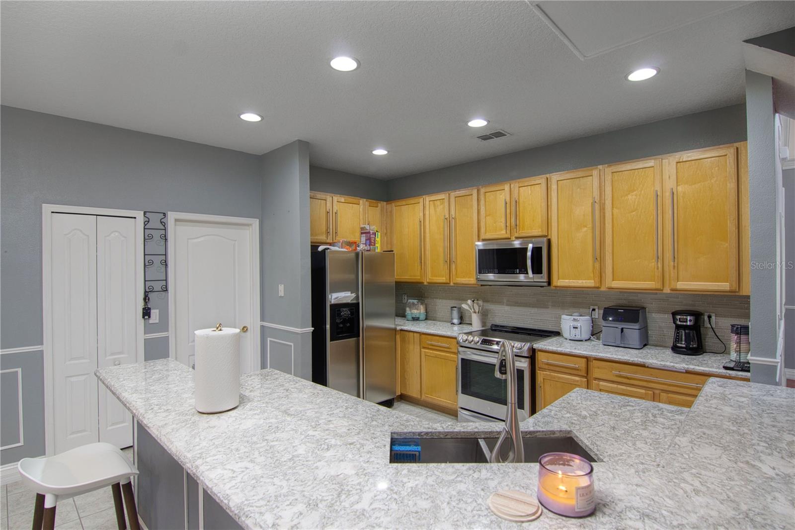 Image 11 of 30 For 2229 Grand Poplar Street